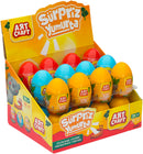 Arte artigianale impasta un piccolo uovo a sorpresa