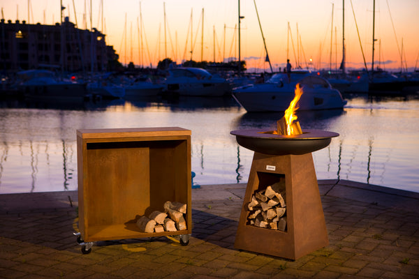 OnFire Feuerstelle BBQ 95x86 cm mit Holzlager Cortenstahl