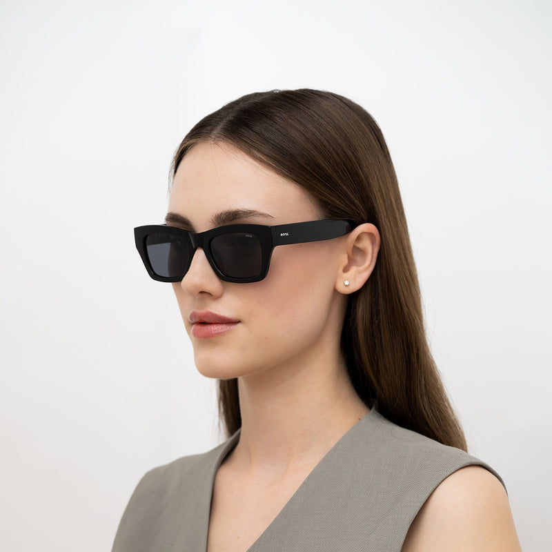 INVU Sonnenbrille Polarisiert mit Etui Amber IB22460A