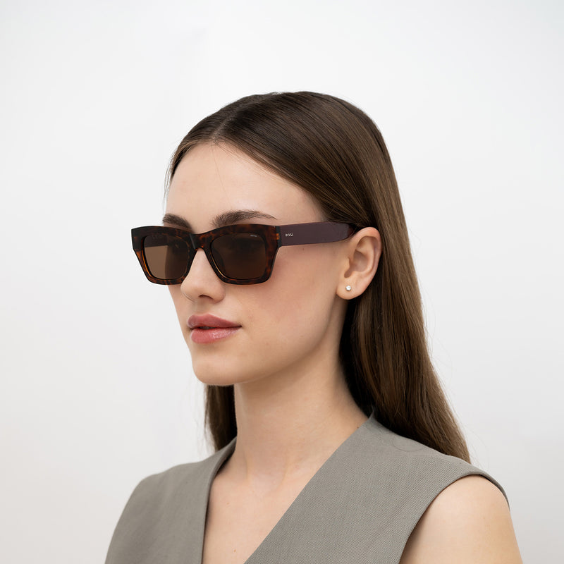 INVU Sonnenbrille Polarisiert mit Etui Amber IB22460B