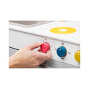 I bambini di Micki giocano alla cucina