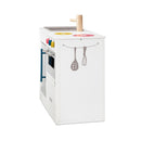 I bambini di Micki giocano alla cucina