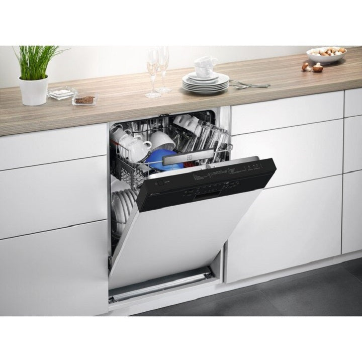 Installation de lave-vaisselle Electrolux GA55lisw 55 cm