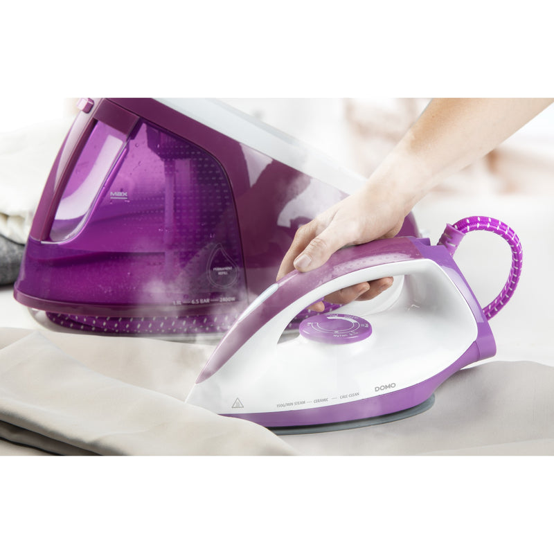Domo iron with steam ironing station Do7115S
