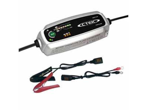 Chargeur de batterie de batterie du véhicule C-TEK 12 volts / 3,8 a