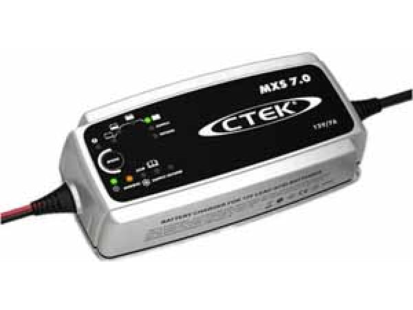 Chargeur de batterie de la batterie du véhicule C-TEK 12 volts / 7 a
